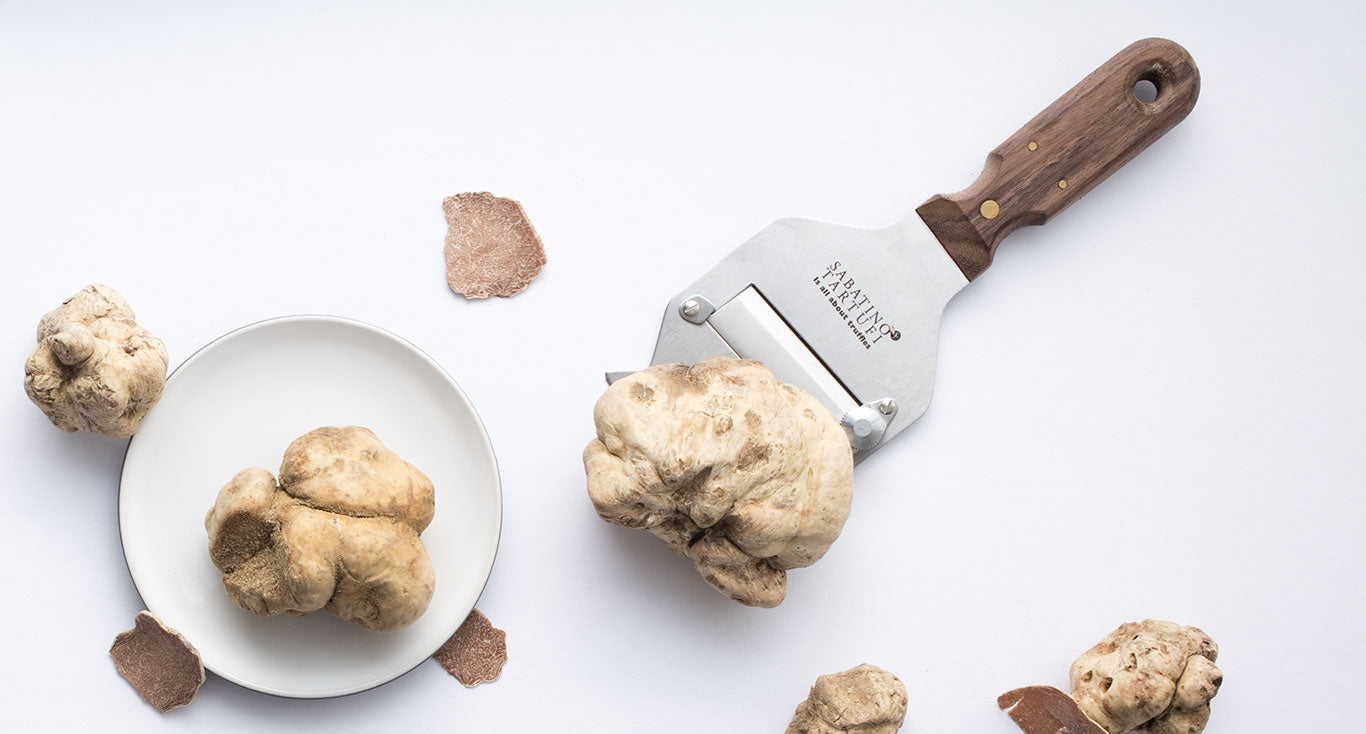 HOW DO I USE A TRUFFLE SLICER?