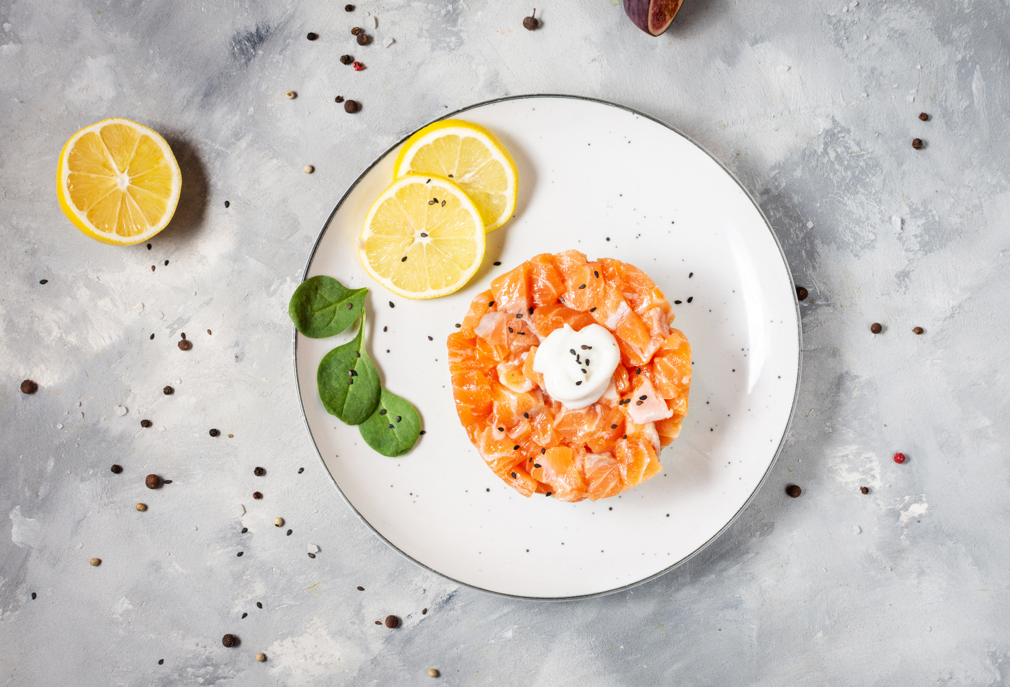 SALMON TARTARE WITH TRUFFLE TAPENADE