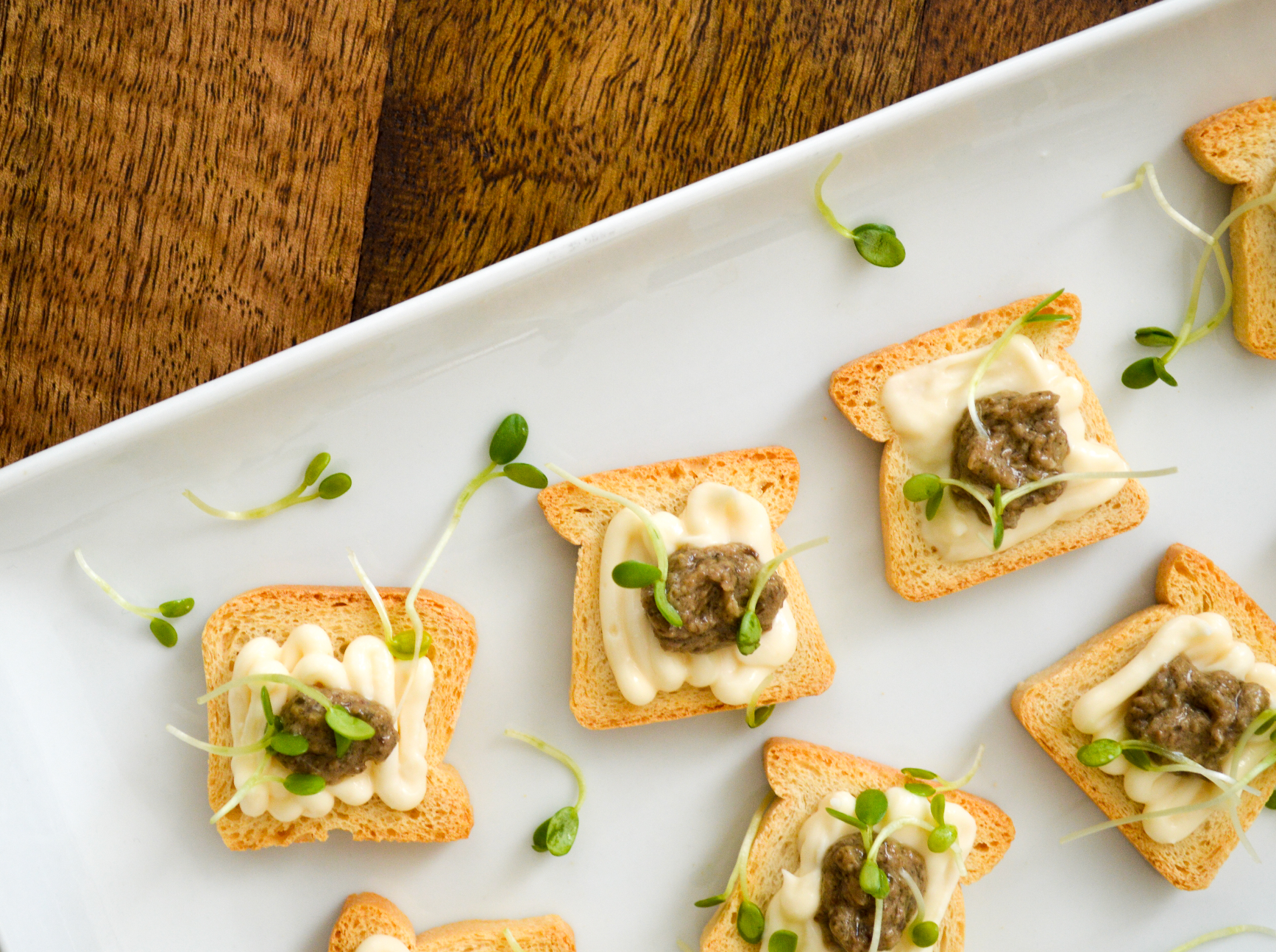 WHITE TRUFFLE CREAM CANAPÉS