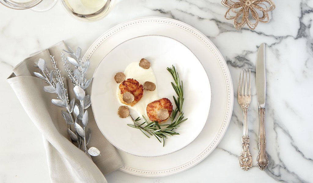 TRUFFLE SEARED SCALLOPS AND CAULIFLOWER PUREE